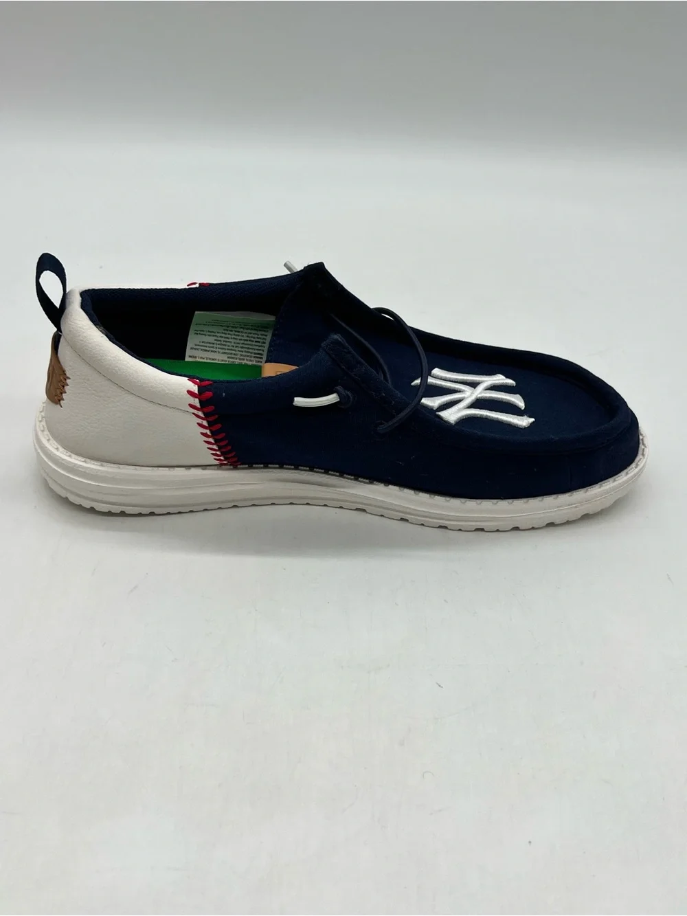 Rare Hey Dude Wally Men's Sz 9 Blue White Funk MLB Yankees Slip On Shoes.
